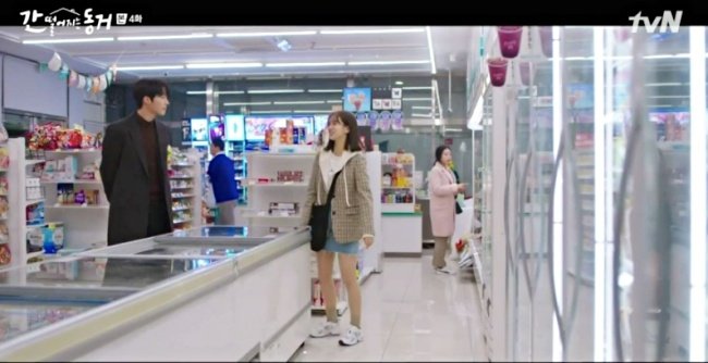 韩剧女明星同款鞋,韩素希同款鞋阿甘鞋