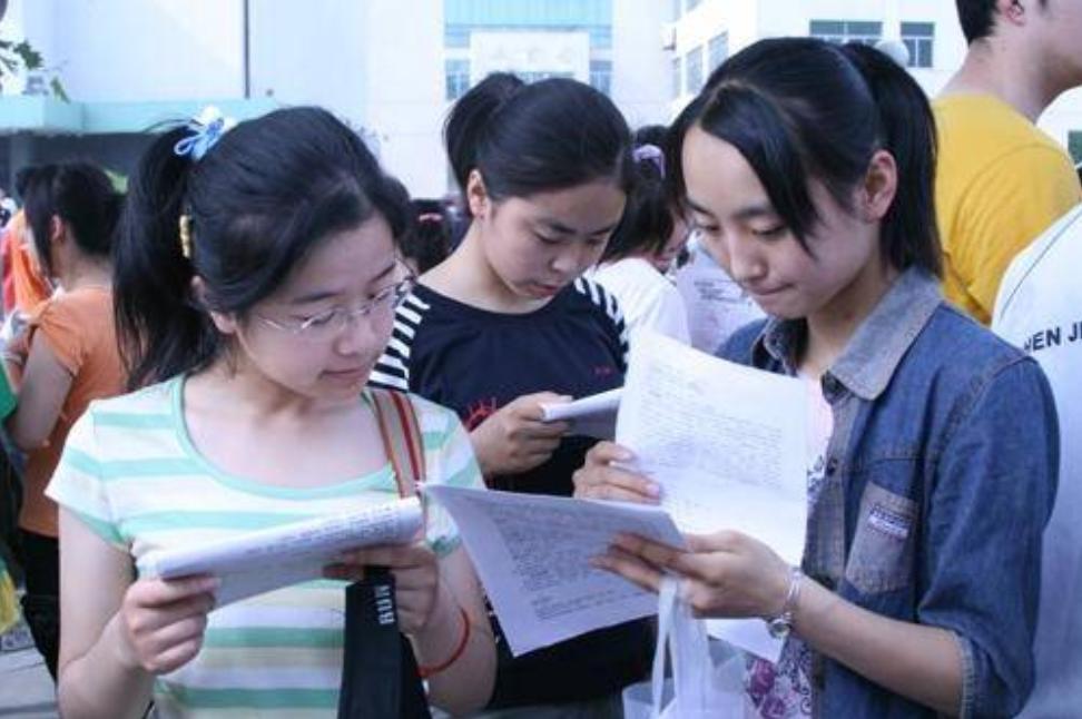 高考300多分上什么专科好就业,高考分数低怎么选大专专业