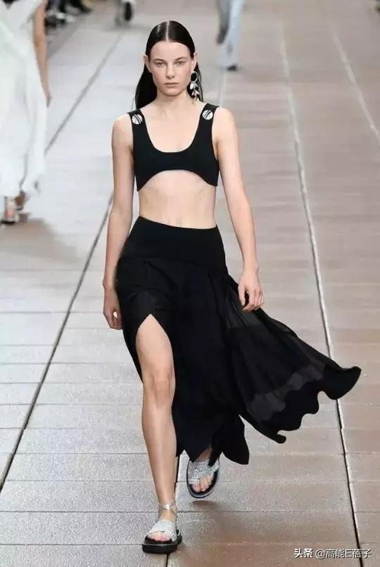 一周造型不重样,一周穿搭封面设计横屏