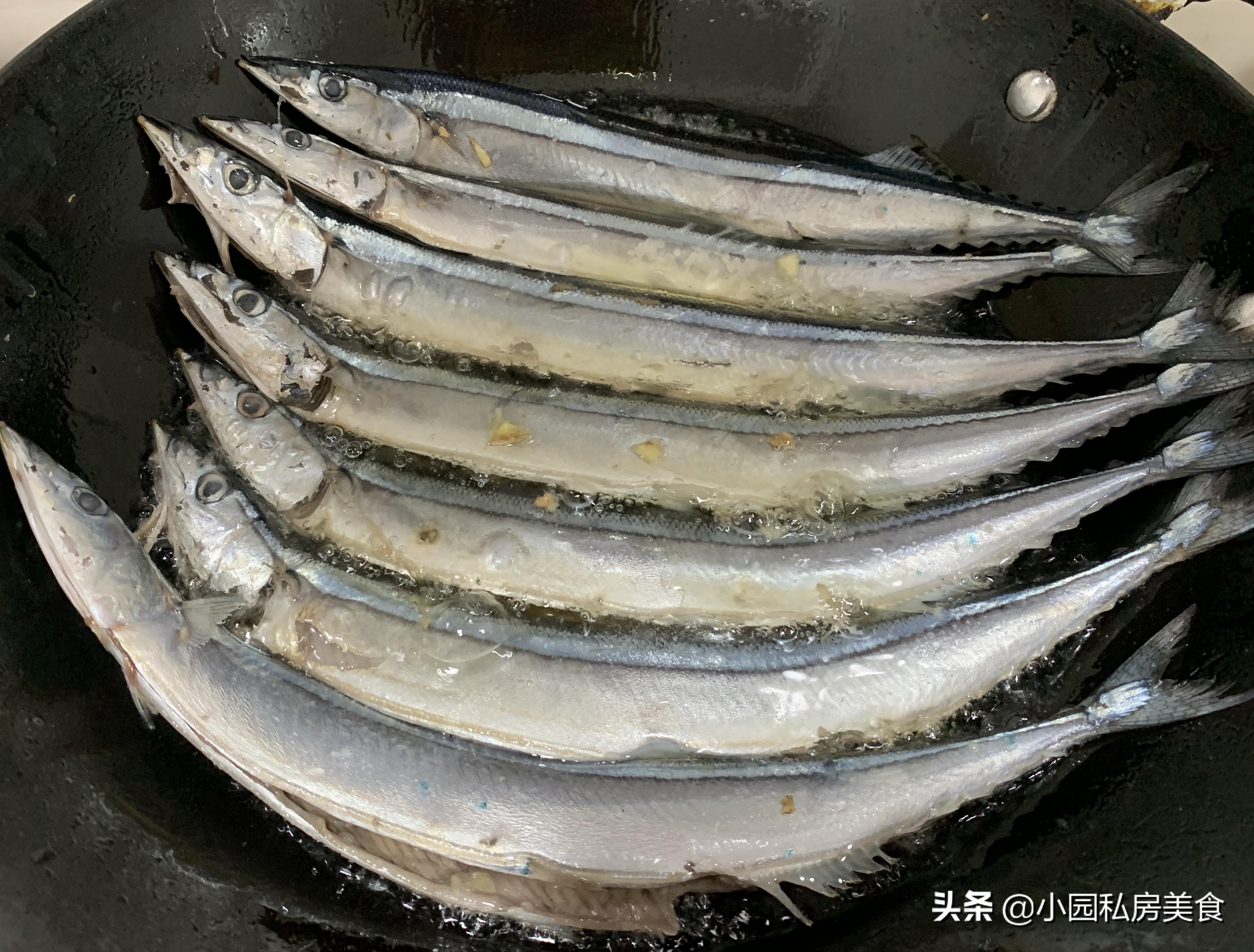 香煎秋刀鱼干煎教程,香煎秋刀鱼视频