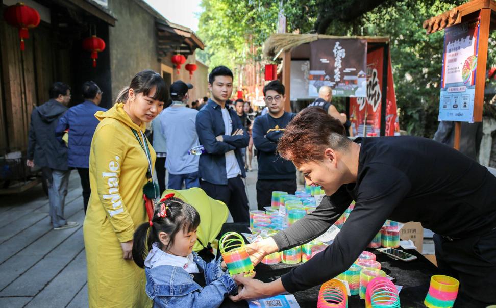 小地摊大民生,小摊位大民生路边摊生意