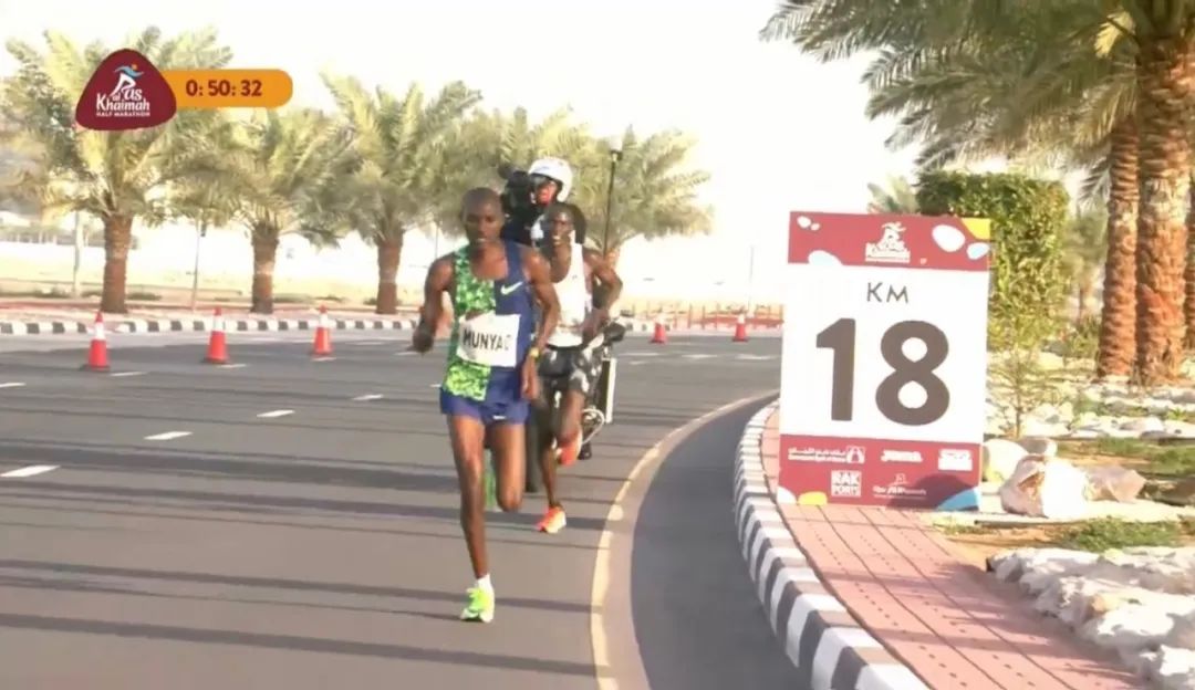 厉害！女子半马世界纪录被打破，成绩1小时04分31秒