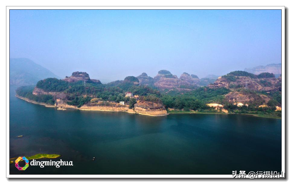 航拍一个小村庄的视频,航拍一个美丽的小山村