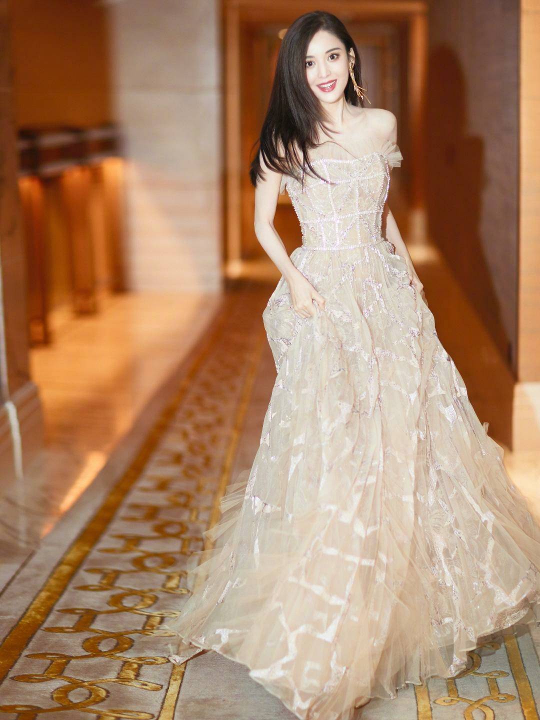 古力娜扎美丽可爱,古力娜扎休闲造型太可爱