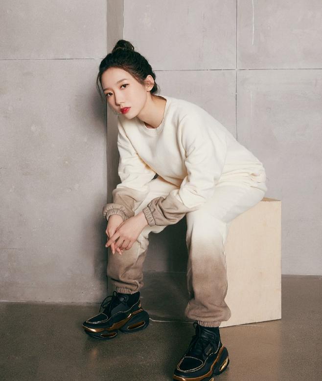 孟美岐粉色衣服搭配图片,孟美岐同款卫衣