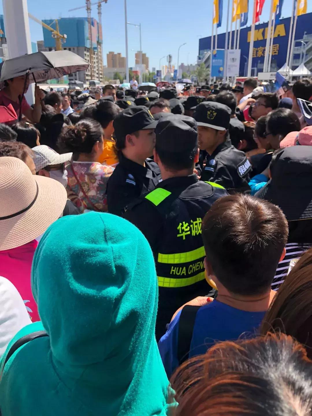 郑州宜家排队大军,郑州宜家开业排队