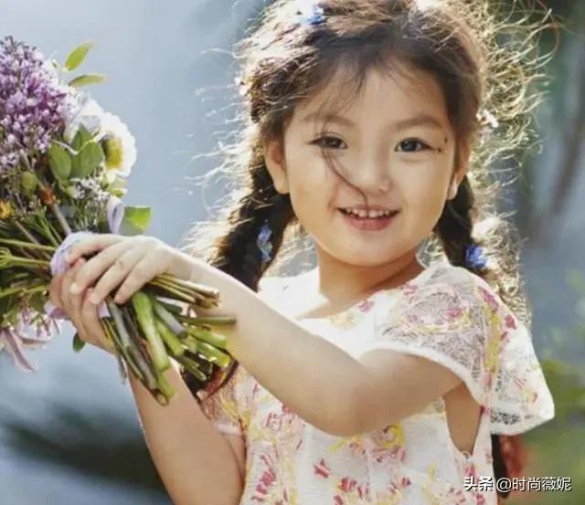 “我要赚钱养弟弟”，那个4岁出道赚百万的阿拉蕾，现在怎样了