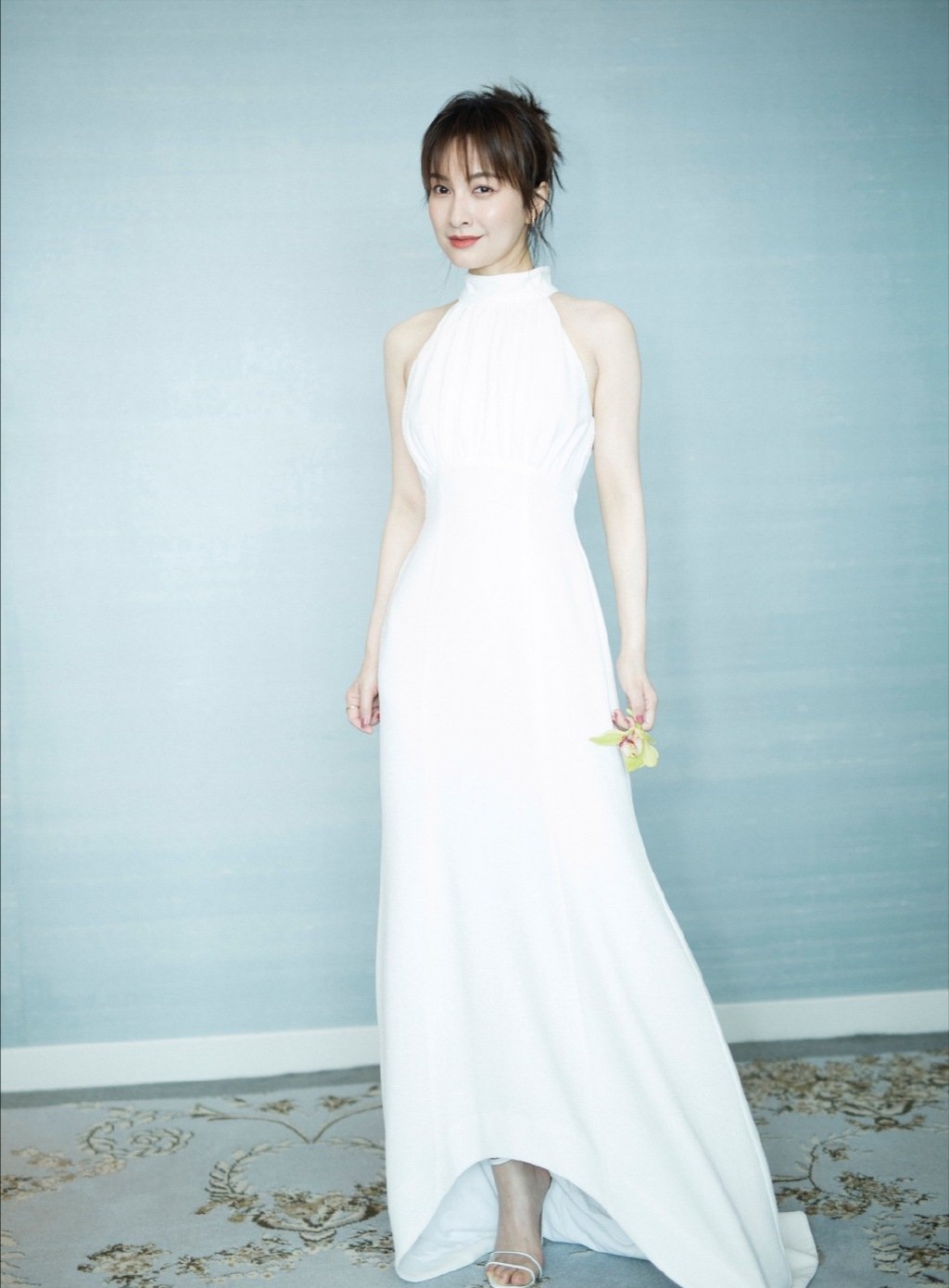 格子裙经典又时髦夏季就该这样穿,早秋建议大家多穿这种万能裙