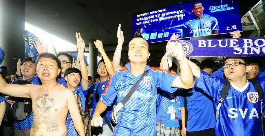 非洲刘德华宣布退役，3件事带你了解蓝军传奇！