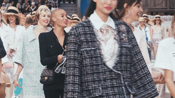 颠覆传统设计的时装秀,让你惊艳的时装秀场布置