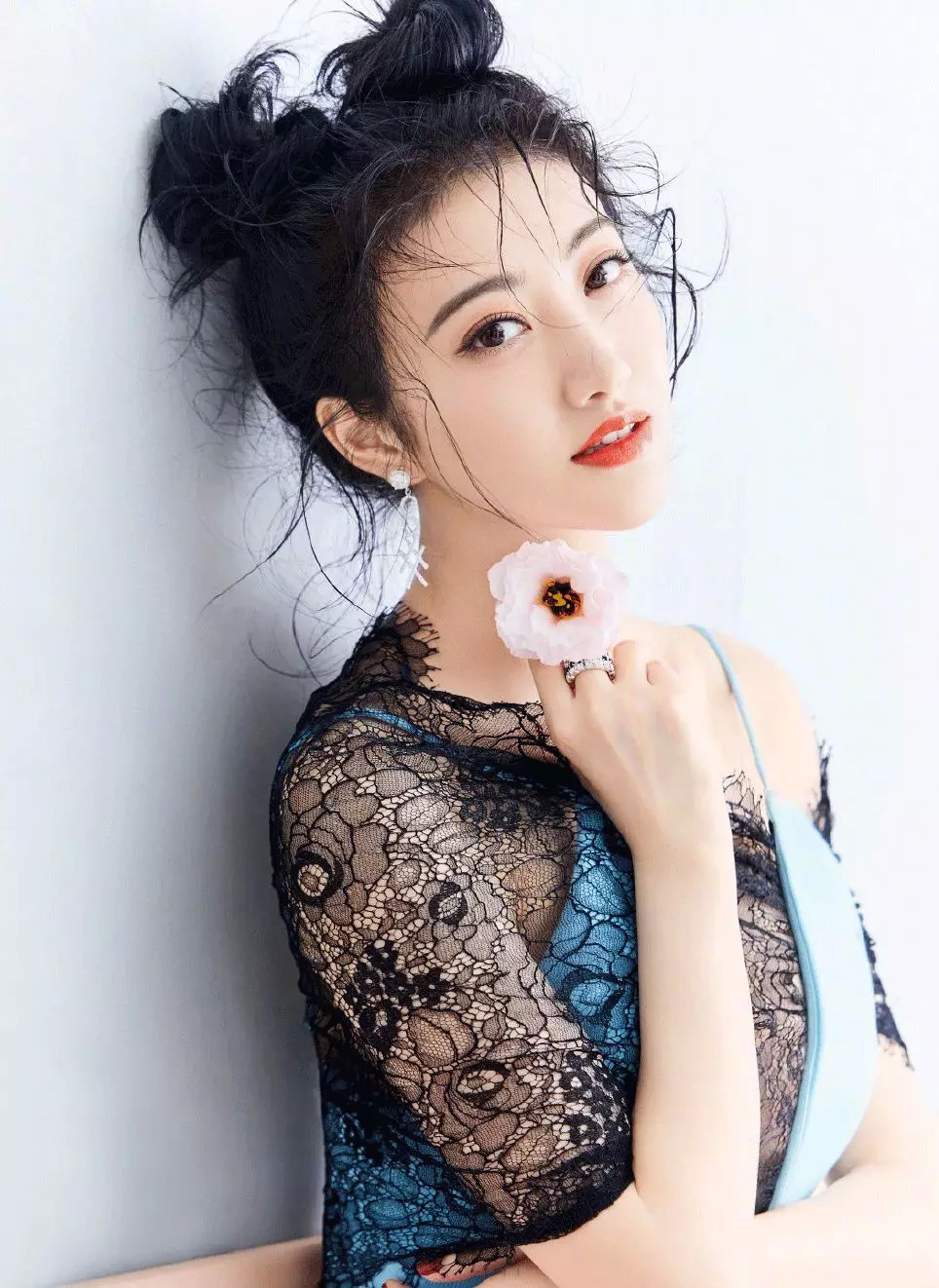 《瑞丽》，中国时尚杂志界的土味大姐大