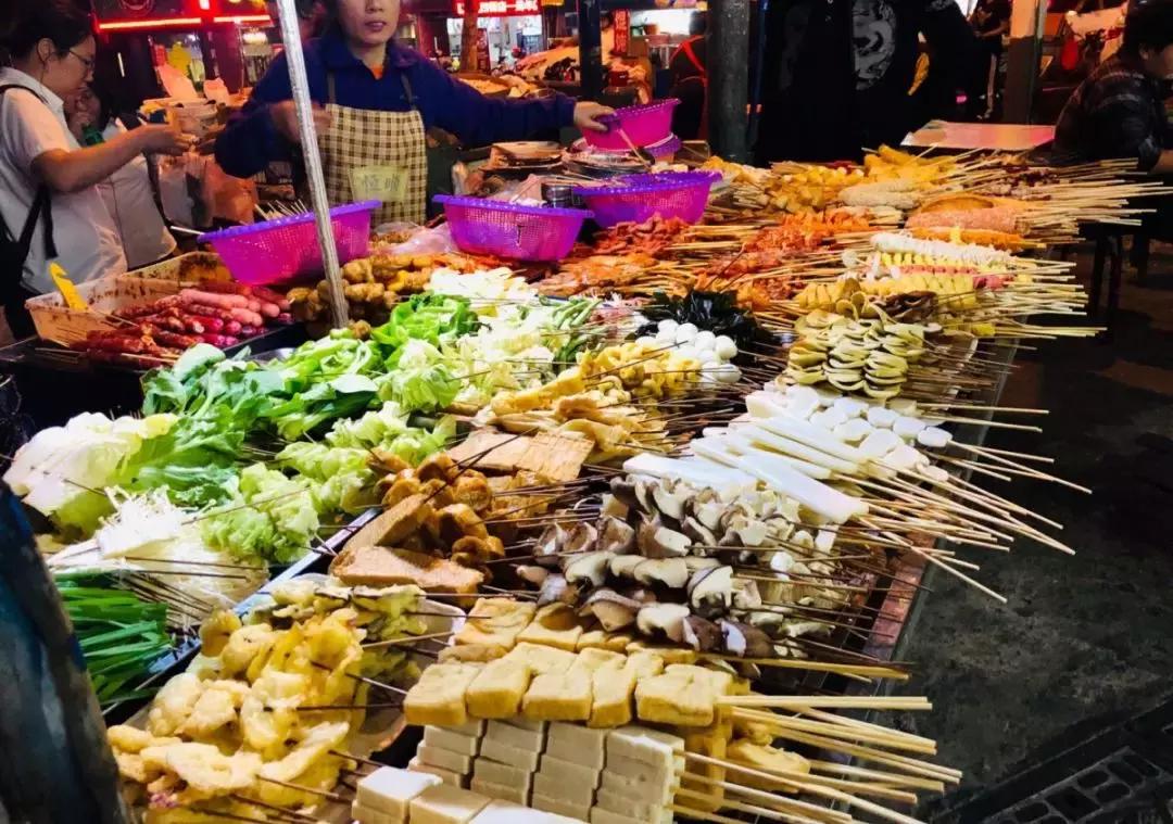 南京夜宵美食推荐必吃,南京三条巷宵夜雪菜肉丝面