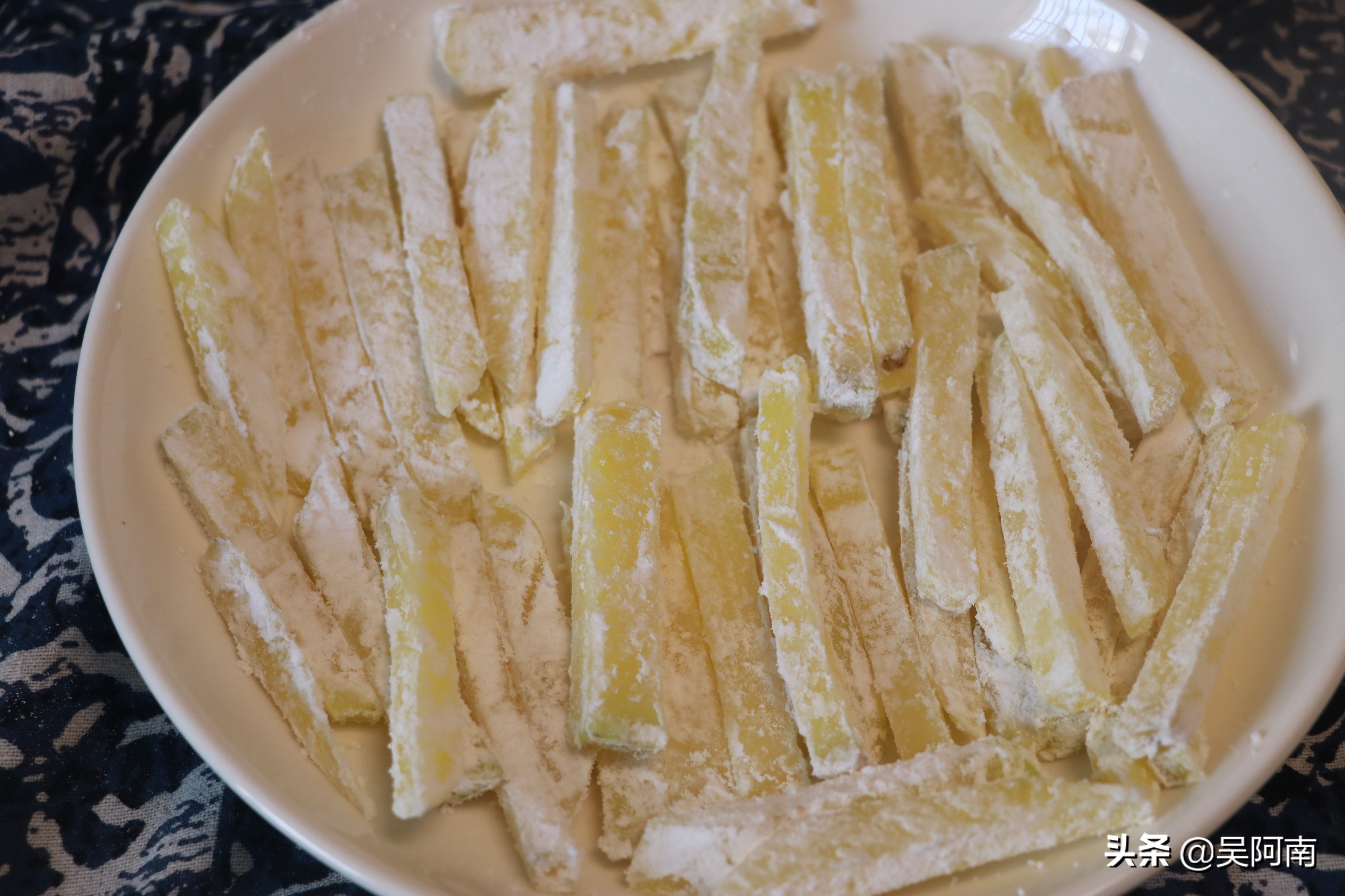 教你在家做炸薯条简单实惠,怎样在家里炸薯条又好吃又省事儿