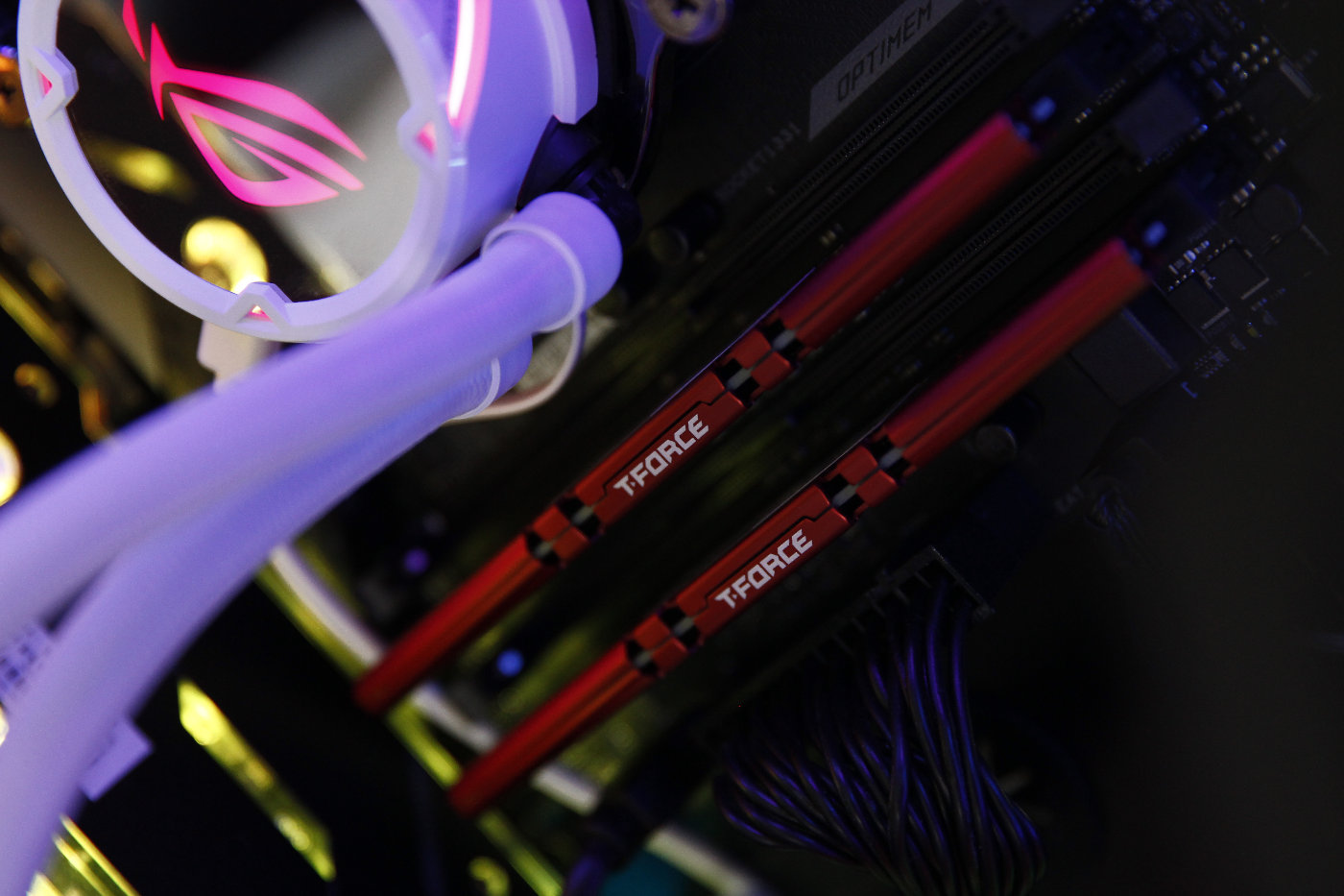 十铨火神和冥神哪个好,十铨火神ddr43200怎么样