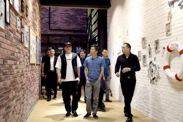 他30岁开始创业,25岁开启我的服装创业之路