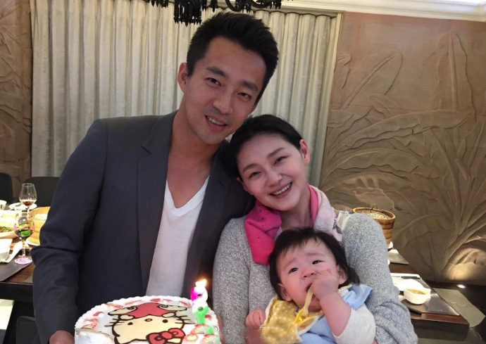 汪小菲晒儿子正面照，3岁汪希箖穿T恤可爱，长腿随爸，长相随大S