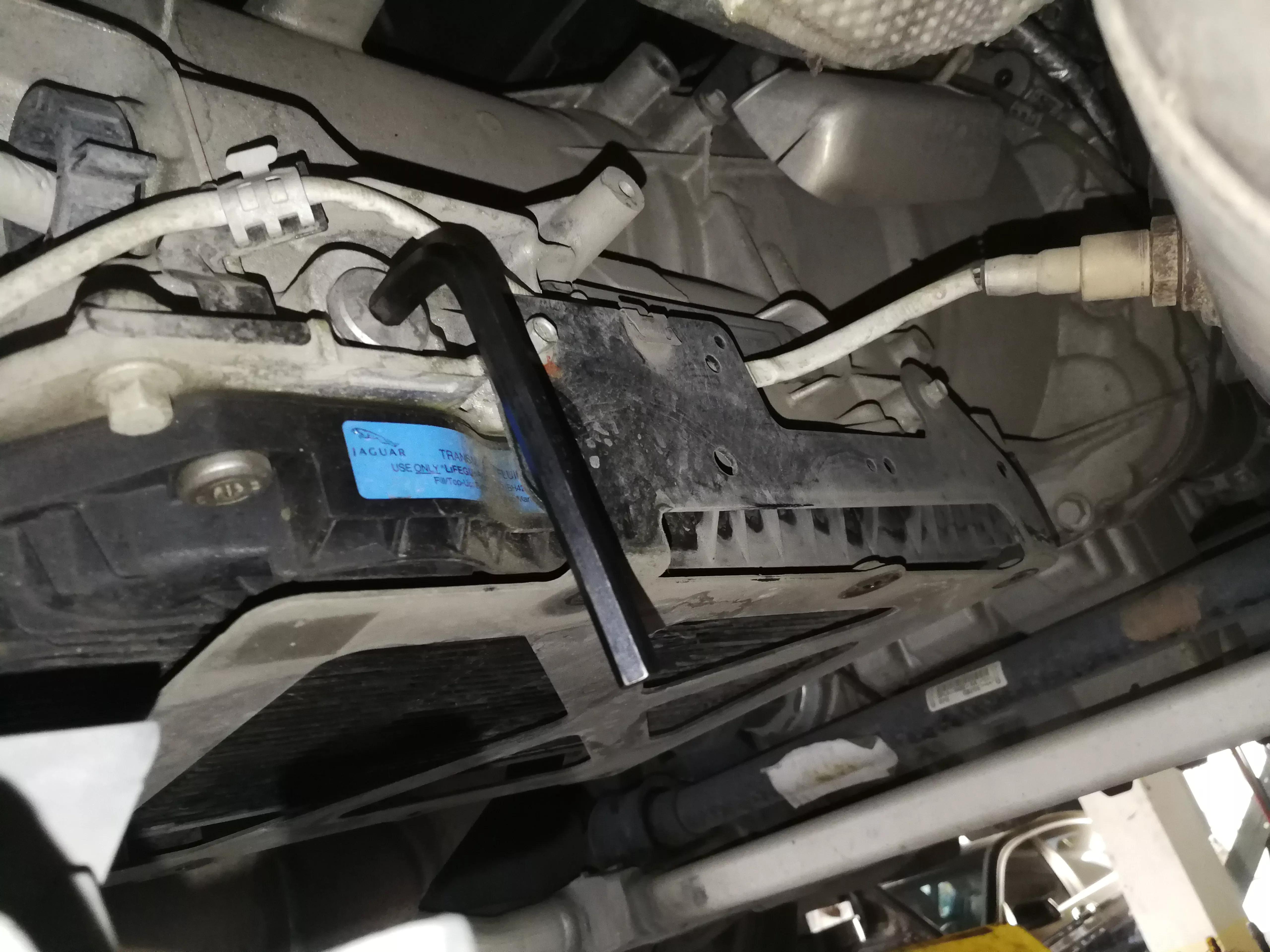 土豆的养车日记：路虎揽运8万里程对伙伴的优待