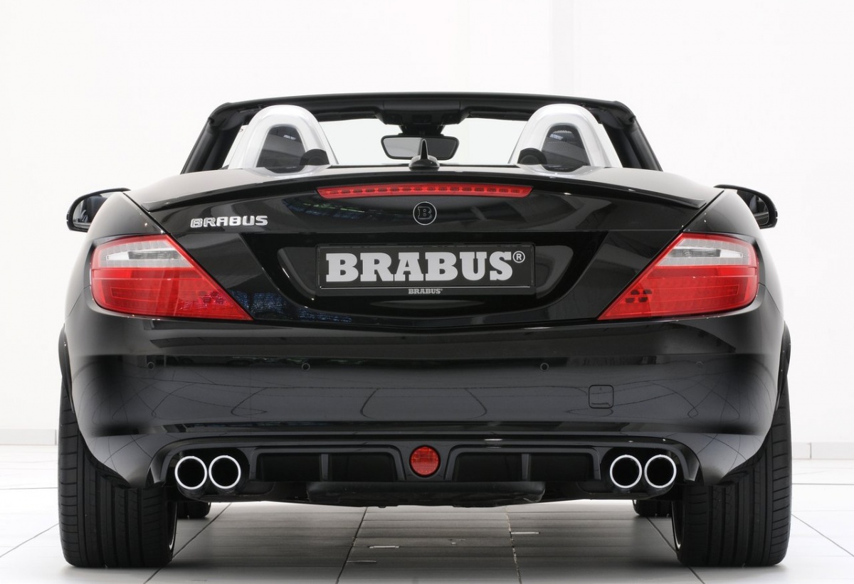 换上劳斯莱斯轮毂的巴博斯26SC,全身散发出高贵的气质