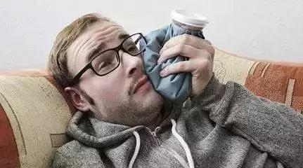 盘点那些看着都很疼的拔牙方法,拔牙过程的操作步骤及注意事项