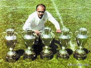 你认为谁是最伟大的球员,谁是你认为的最伟大的前锋