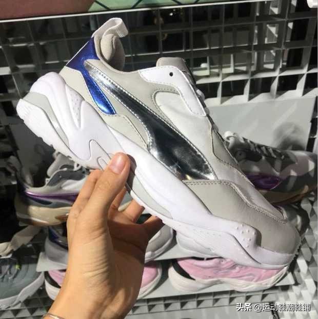 閲庨┈娉泤鏈嶈瑙嗛,閲庨┈娉泤绌挎箍閫忕殑鐧借壊鑳屽績