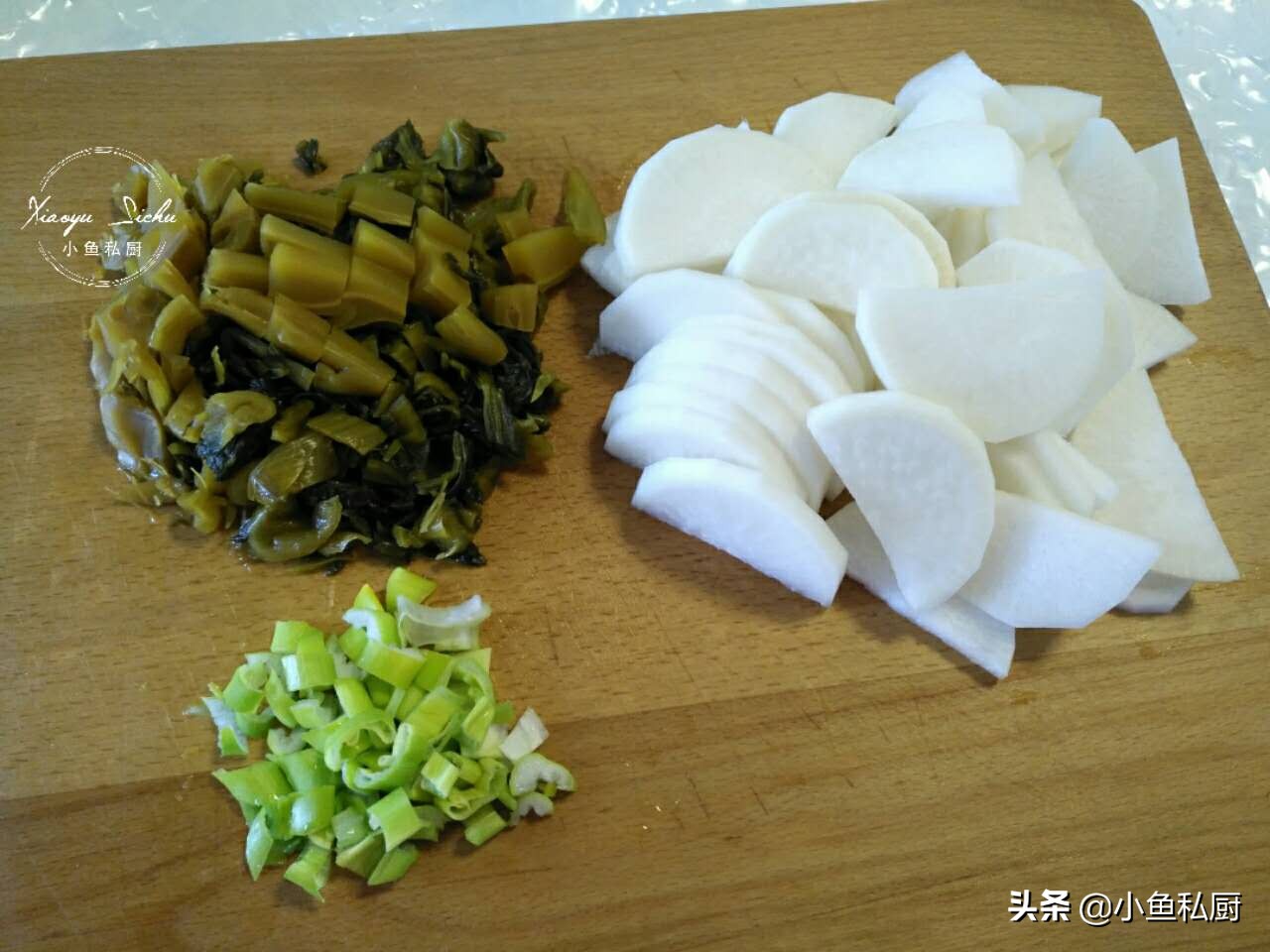 煮鱼汤用开水会腥吗,煮鱼汤为什么要用猪油