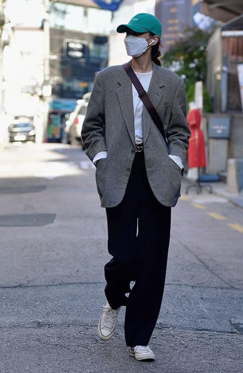 女人再懒也少穿搭,一款百搭又显腿长的运动鞋