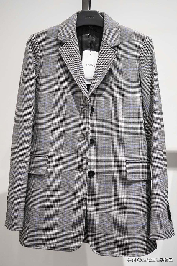 我们逛了天的成都时代奥莱，为你整理出这份春节新衣精明采购清单