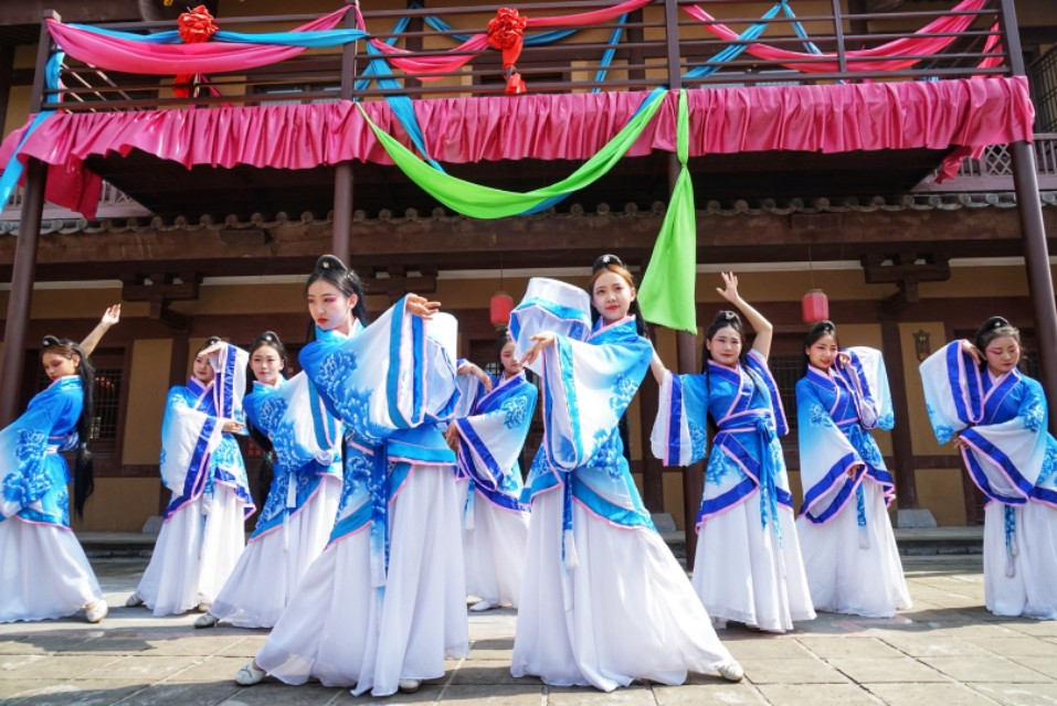 西安穿汉服拍外景的地方推荐,来西安穿汉服看演绎