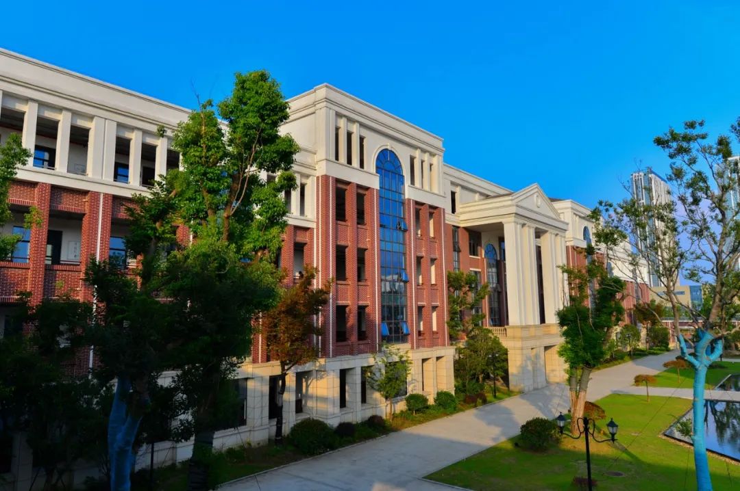 江苏南通八一中学官网,南通市八一中学升学率