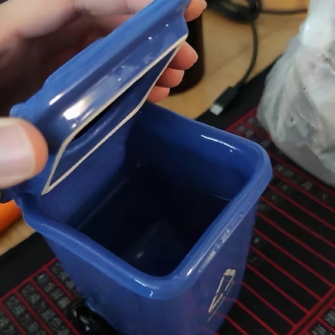 今日段子｜薇娅和李佳琦一天卖了多少钱？