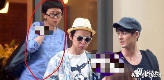 和小鲜肉牵手摸脸，又让人想到他7年前的瓜…