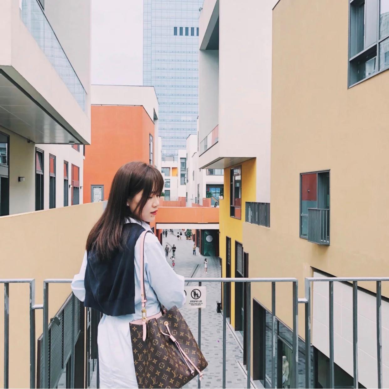 LVNÉONOÉ进得了办公室也看得了风景#