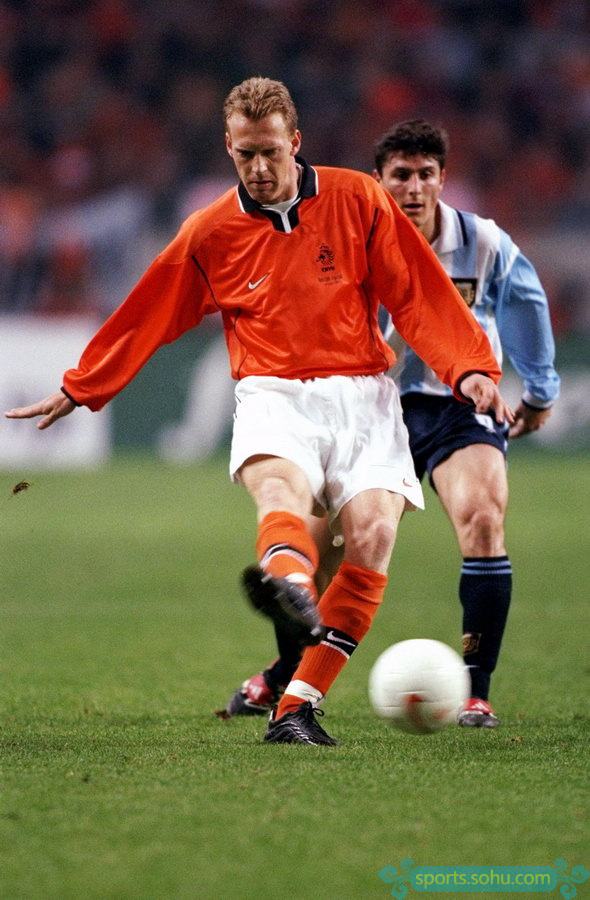 阿贾克斯16年重回欧冠8强,阿贾克斯4年重回欧冠