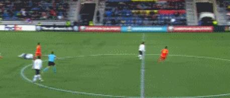 姆巴佩彩虹过人让对面暴走,姆巴佩第二个球慢放