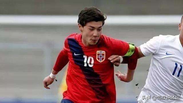 国安一归化球员是足球钢琴双天才，曾与厄德高齐名，或成国足希望