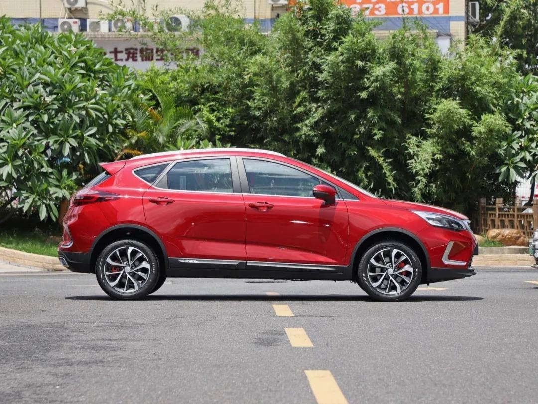 2021款吉利帝豪suvgs价格表,吉利帝豪gs是轿跑suv吗