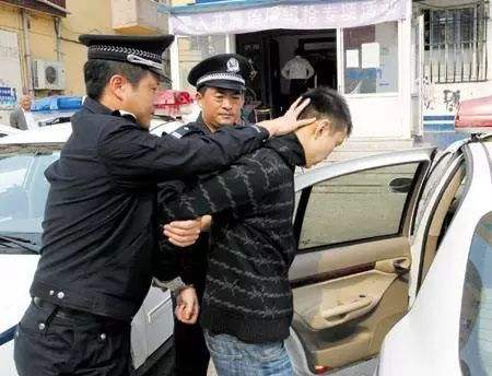 一广东网吧突然频繁掉线，老板请来新技术，第二天10年老网管被抓