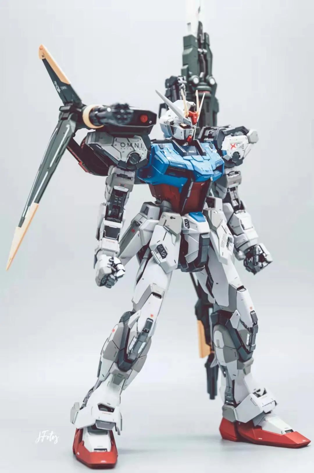 pg强袭高达头部拼装,pg强袭自由拼装过程