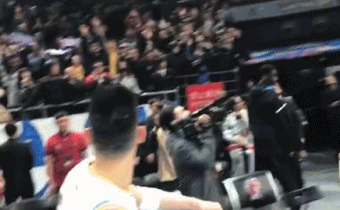 林书豪头破血流,林书豪手肘撞飞