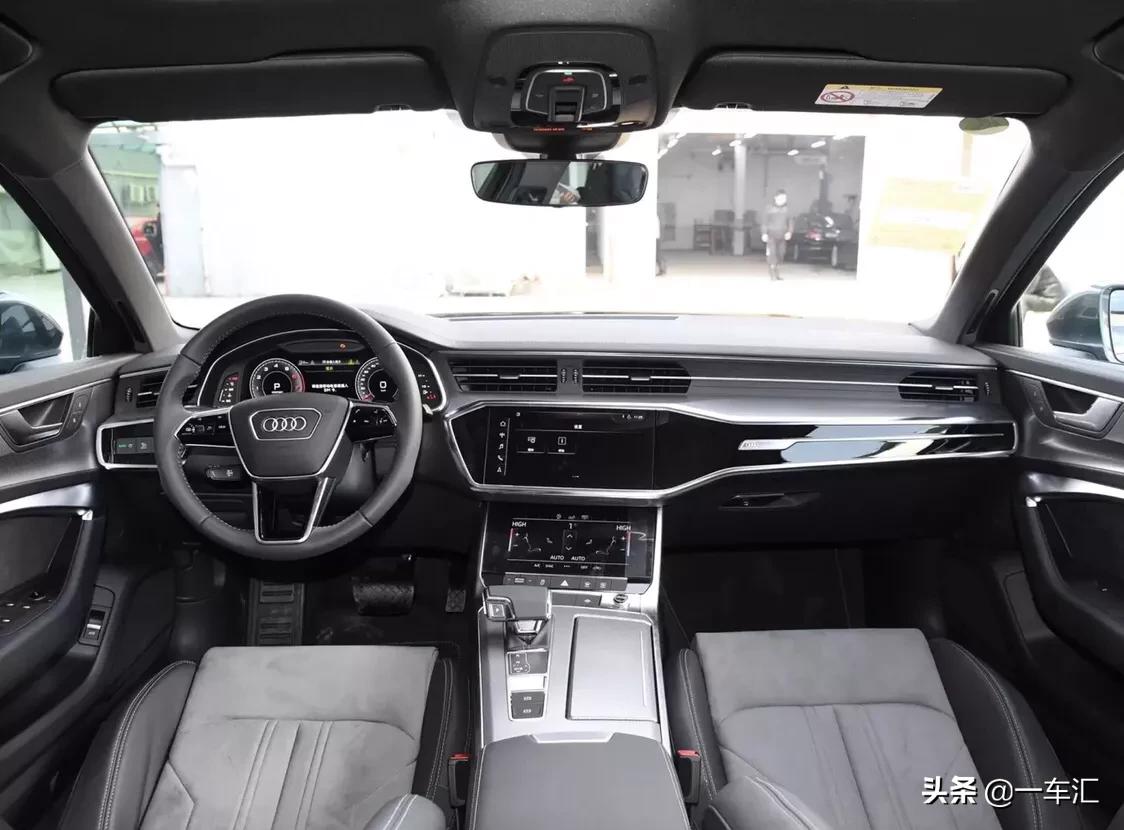 奥迪a6l豪华致雅型对比宝马5系,同级别的奥迪a6l