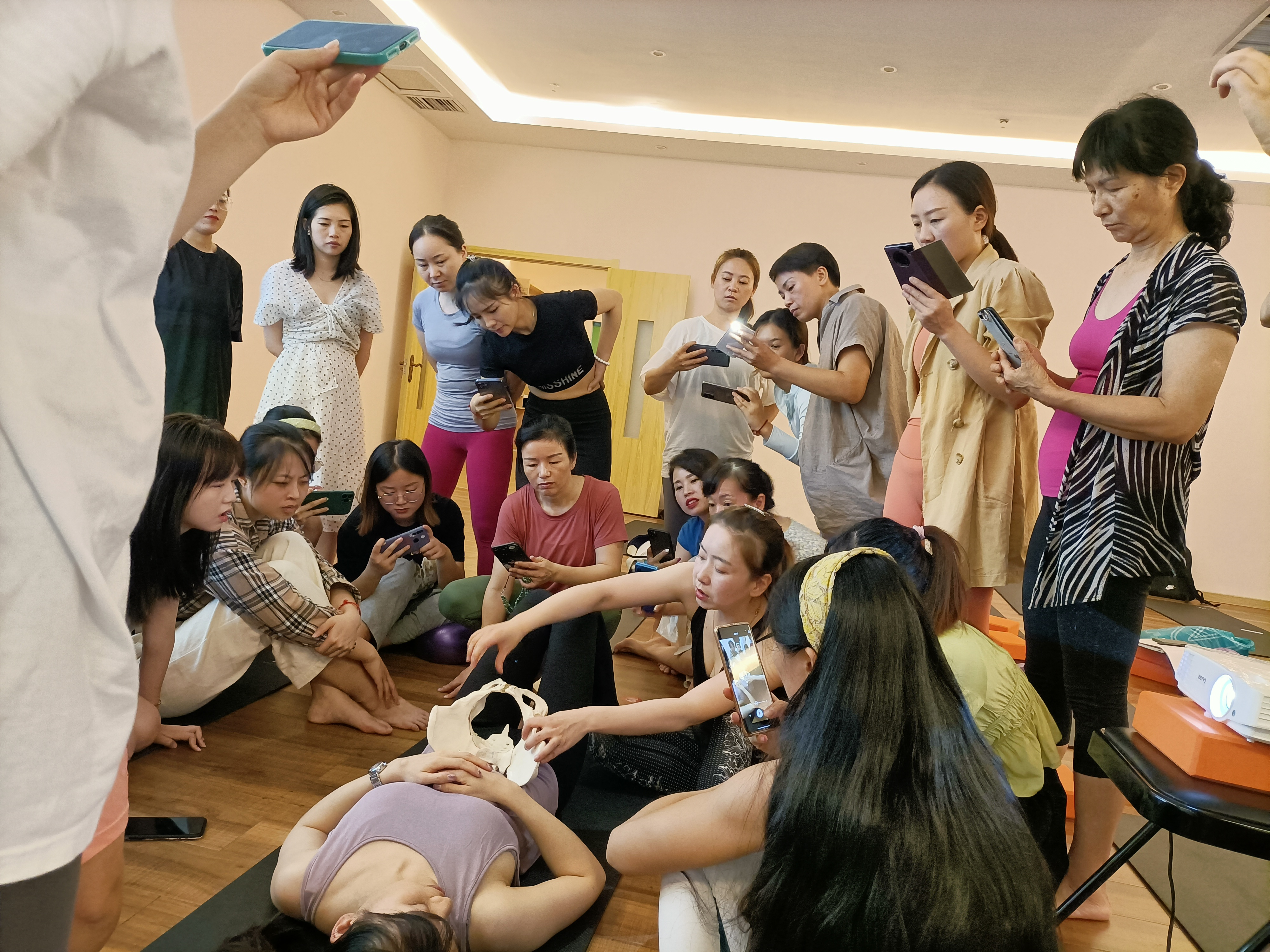 瑜伽教练发展,瑜伽教练在未来行业是否有前途