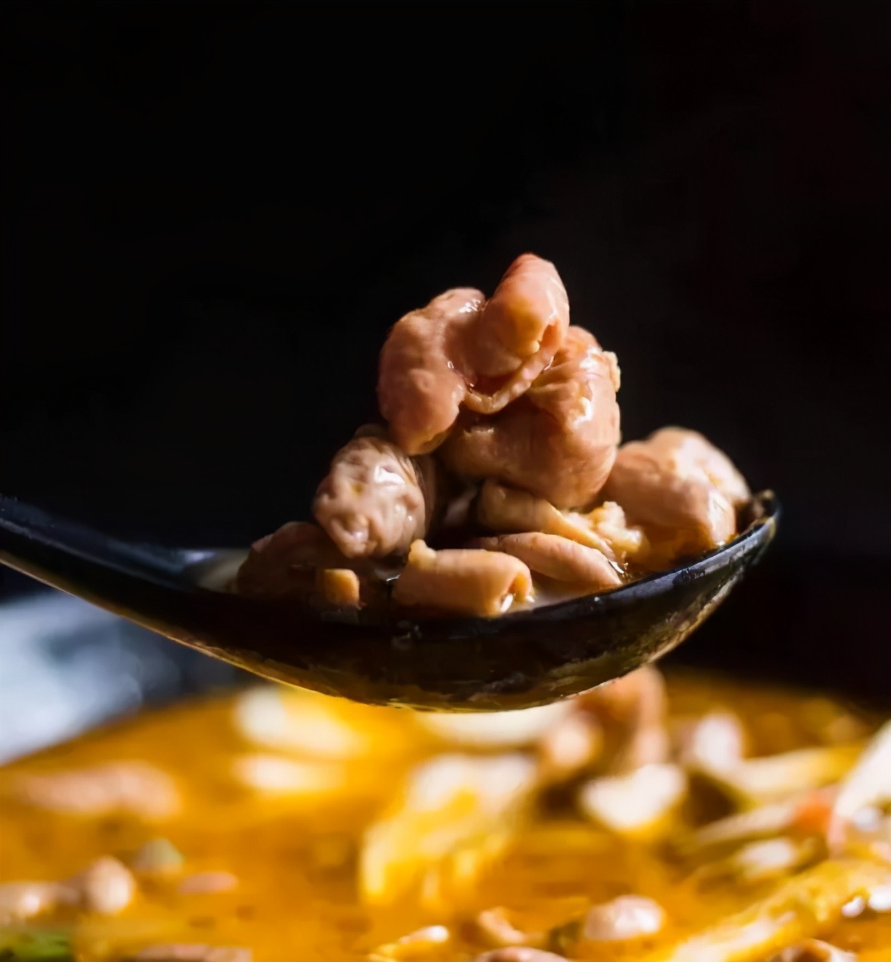 换着花样嗦粉才过瘾，一碗米粉，做出了十多种不同的味觉体验