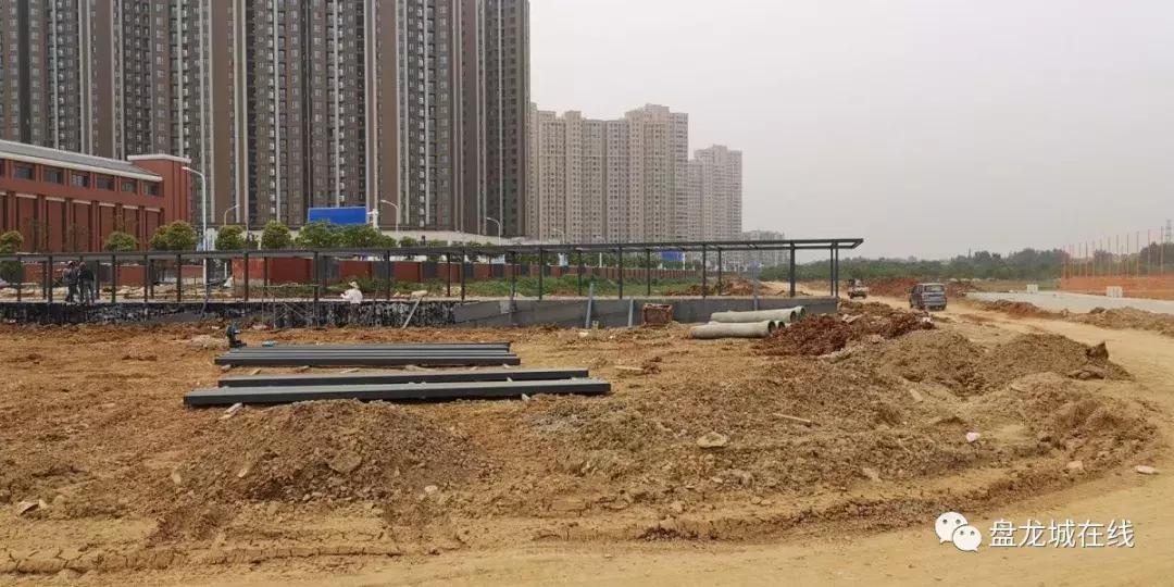 卓尔足球场建设进度,盘龙城卓尔足球学校