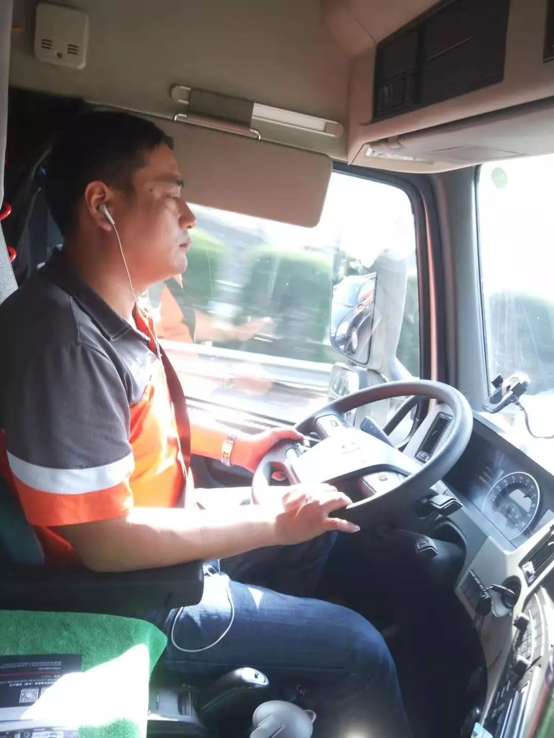 申通9.6米快递司机的真实生活,申通快递驾驶员日常工作流程