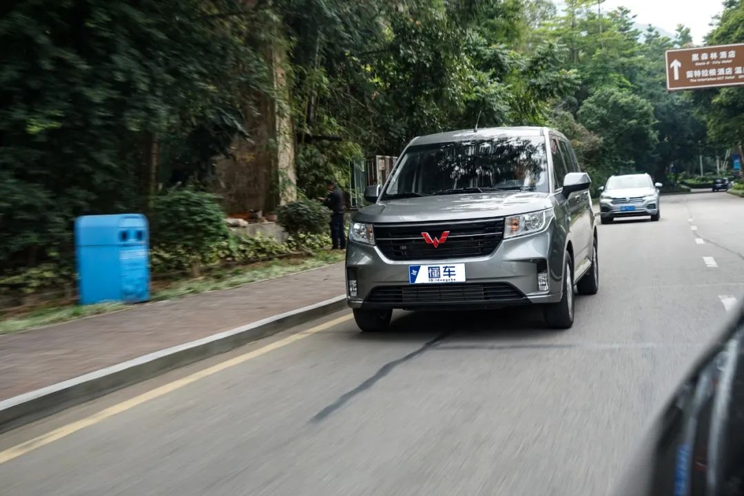 神车新变化五菱宏光plus,神车是否真神评测五菱宏光s