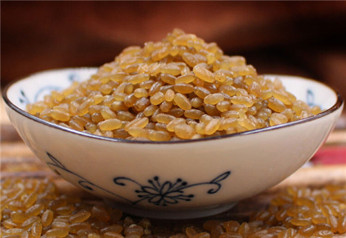 红米黑米黄米一起煮粥功效,红米和黑米紫米有区别吗