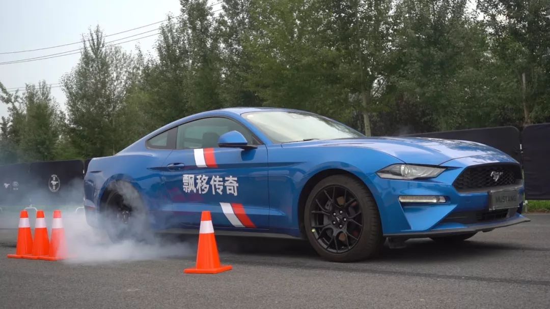 悍马h2硬派越野车,30万左右你会选帕杰罗还是h9