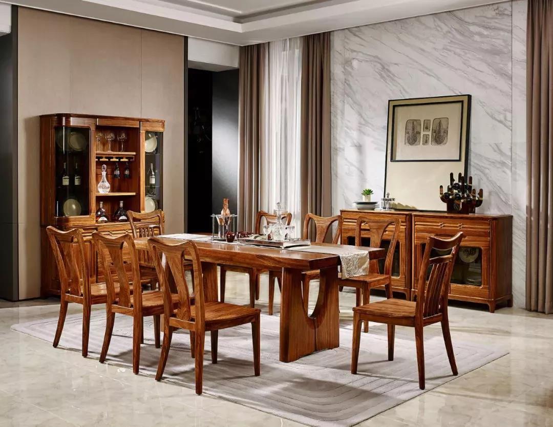 实木餐桌可以铺桌布再压玻璃吗,实木餐桌要垫桌布吗