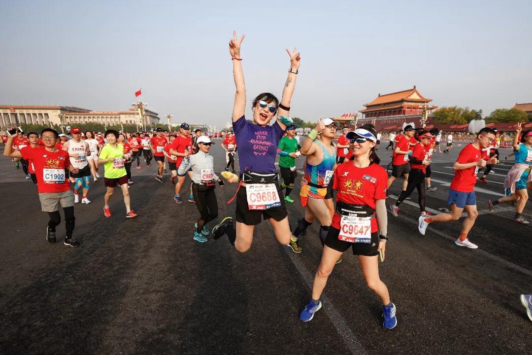 一头「犇牛」，展现时代向前犇精神